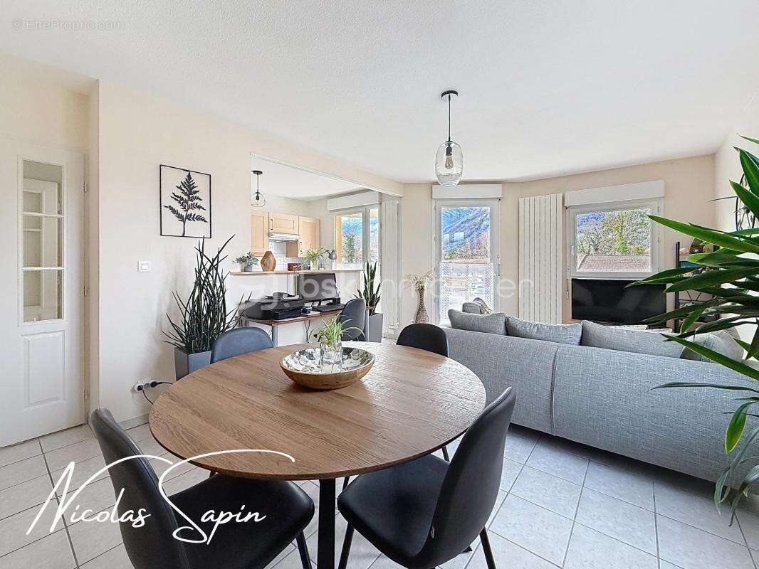 Appartement à VARCES-ALLIERES-ET-RISSET