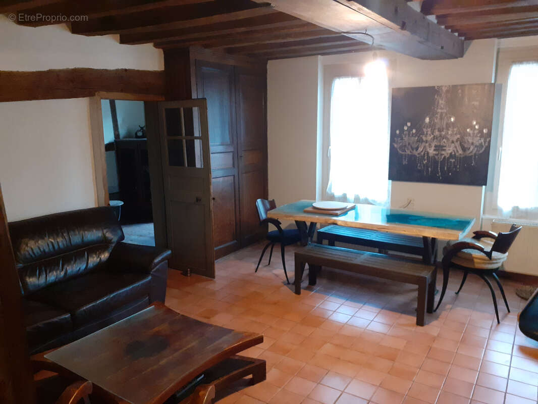 Maison à LA FERTE-LOUPIERE