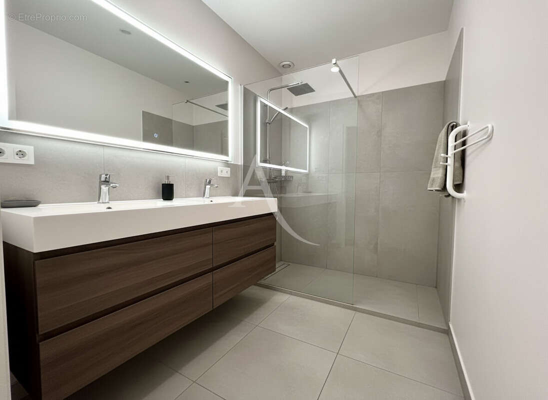 Appartement à BUSSY-SAINT-GEORGES
