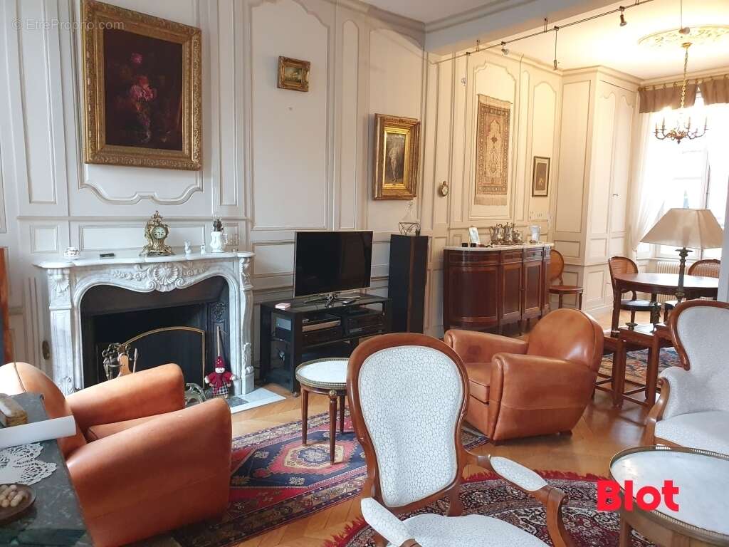 Appartement 153 m² à Fougeres  - photo 4