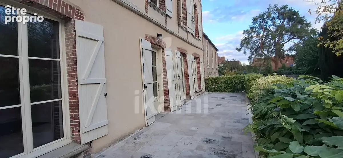 Seignelay en Bourgogne -  Maison bourgeoise  7 pièces + dépendances - photo 3
