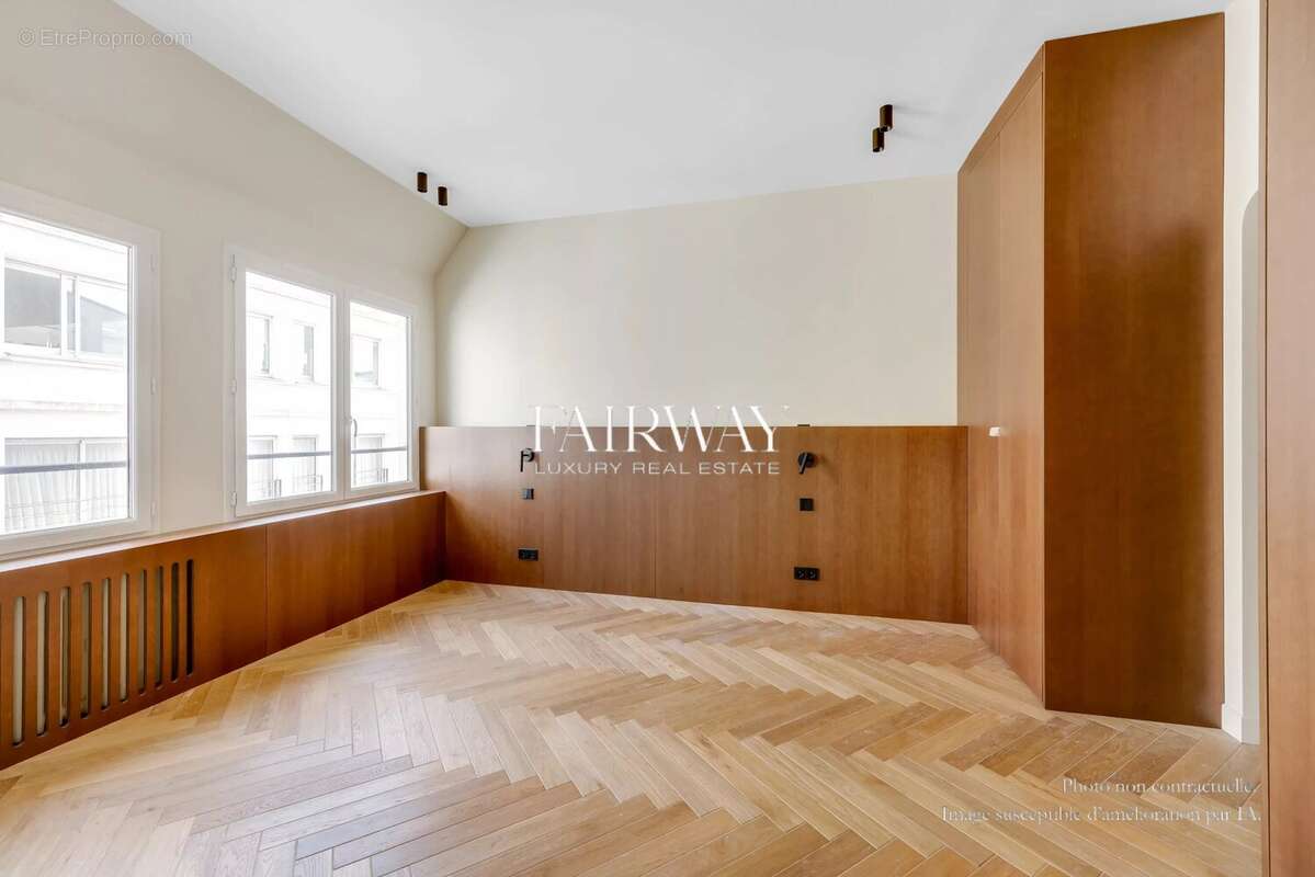 Appartement à PARIS-1E
