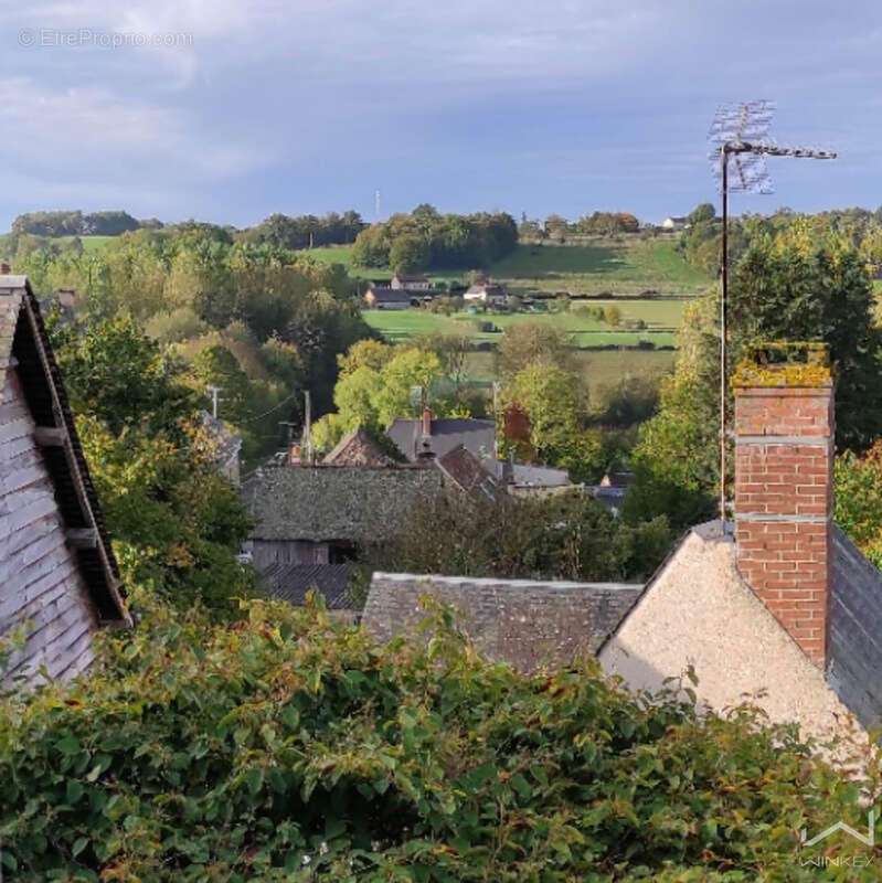 Maison en Pierre, Fort potentiel +300 m2 cave, garage, à restaurer entièrement - photo 15