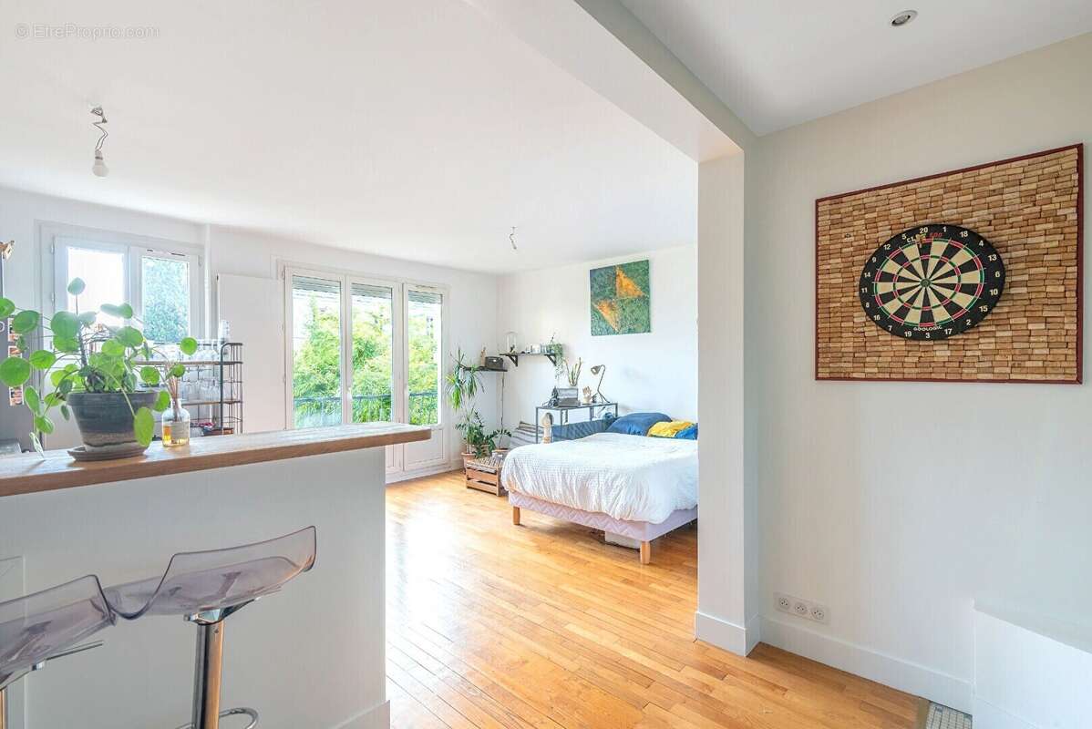 Appartement à LES LILAS