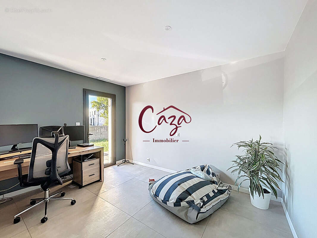 Maison à CAMBLANES-ET-MEYNAC