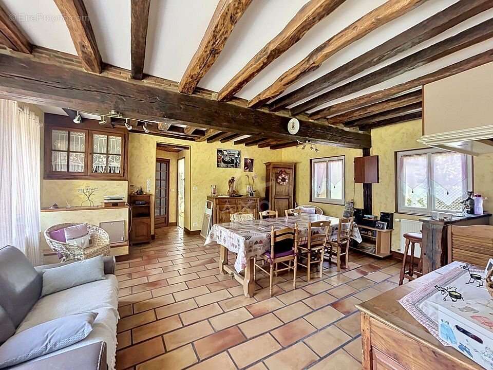 Maison à LUPLANTE