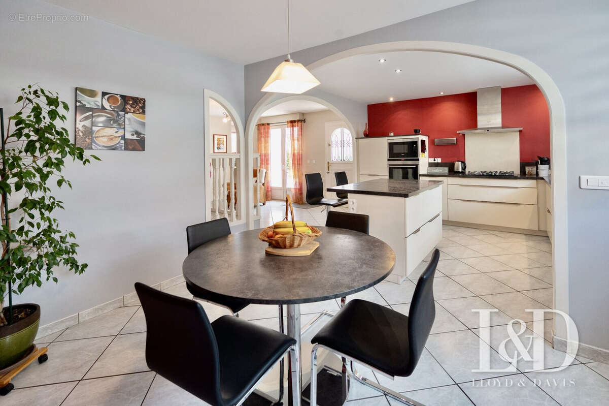 Cuisine semi ouverte - Maison à MALISSARD