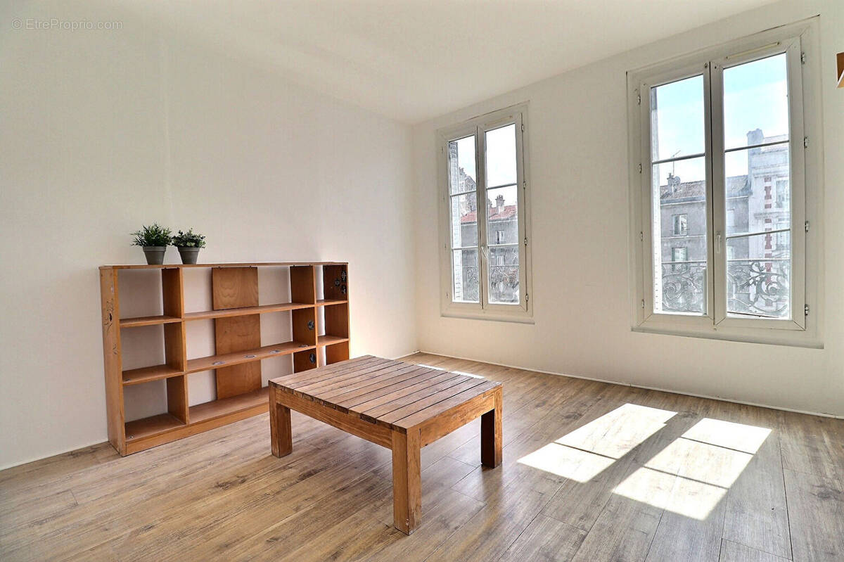 Appartement à AUBERVILLIERS