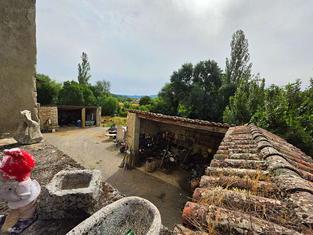 Mas authenitique sur plus d  un hectare de terrain - photo 4