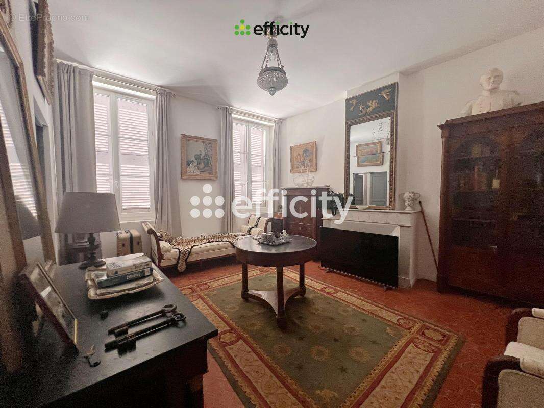 Appartement à LA CADIERE-D&#039;AZUR