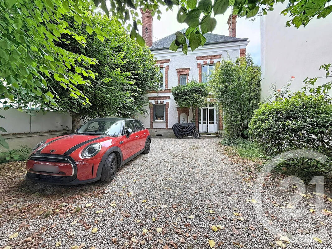 Maison à FONTAINEBLEAU