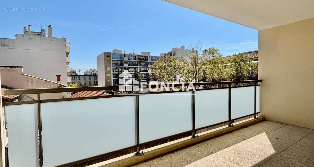 Appartement T3 de 65 m² avec terrasse de 15 m² et box – Résidence récente de standing - photo 3