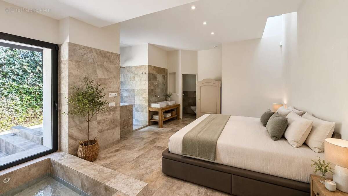 L'histoire continue. Bienvenue dans l'un des lofts les plus extraordinaires de Cannes à deux pas de la Croisette - photo 7