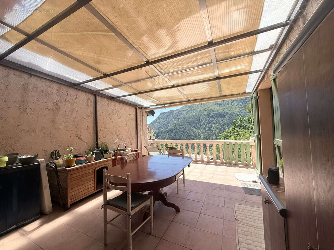 Entre mer et nature, découvrez une villa au charme authentique - photo 9