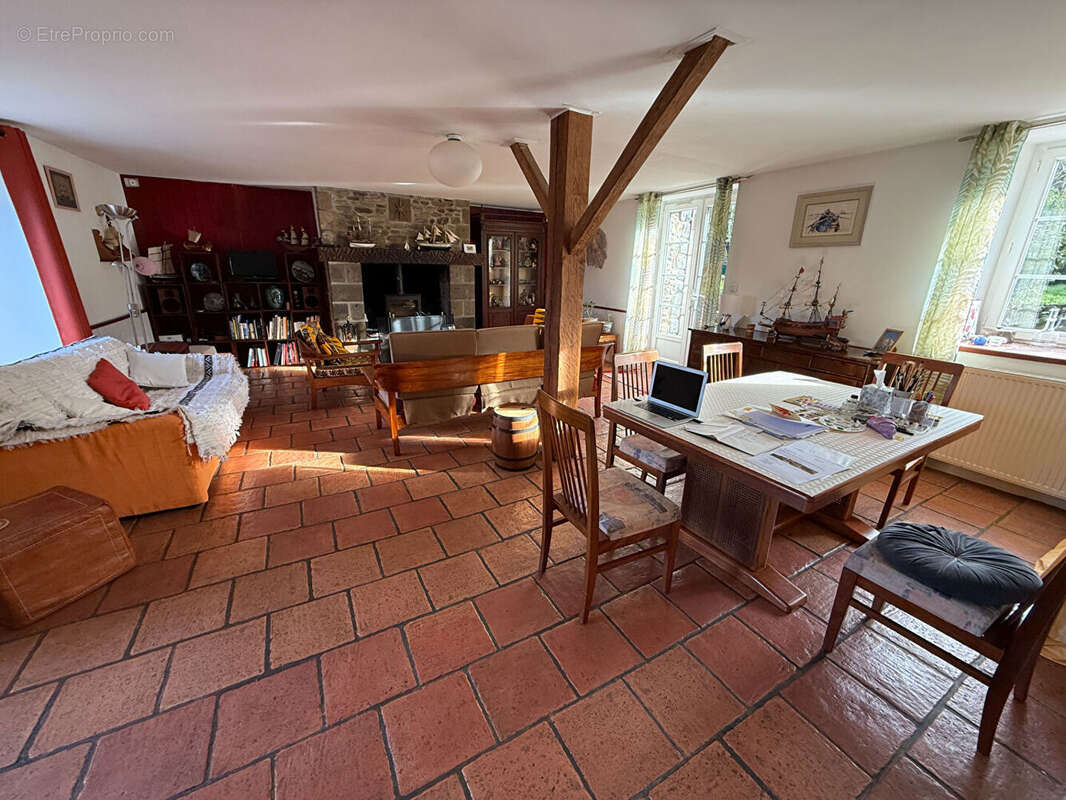 Maison à MINIAC-MORVAN