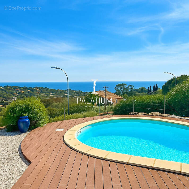 Maison à ROQUEBRUNE-SUR-ARGENS