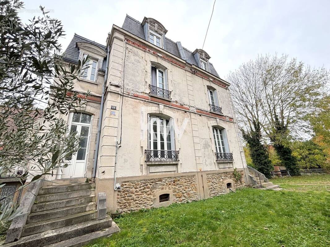 Maison à CORBEIL-ESSONNES