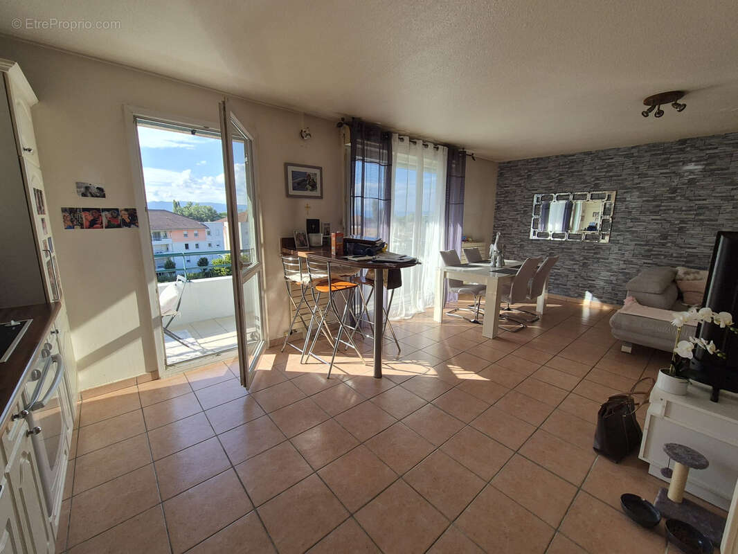 Appartement à VILLE-LA-GRAND