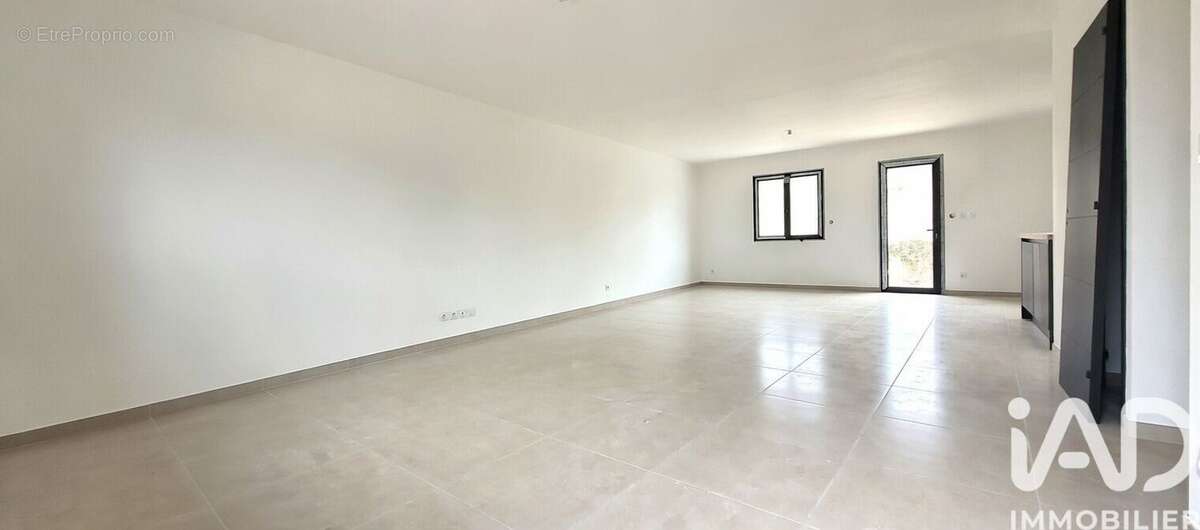 Photo 3 - Maison à CAMARET-SUR-AIGUES