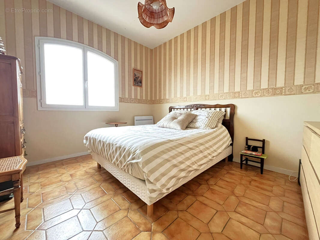 Maison à SAINT-LAURENT-DU-VAR