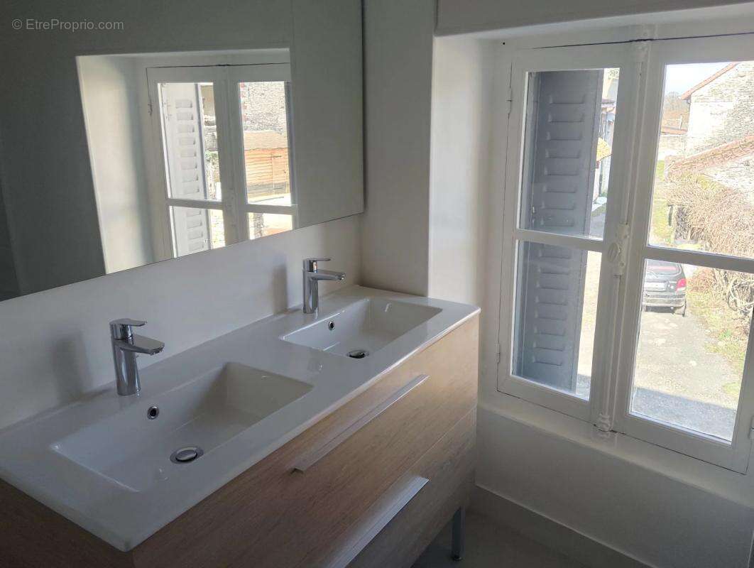 Maison à CHISSEY-LES-MACON