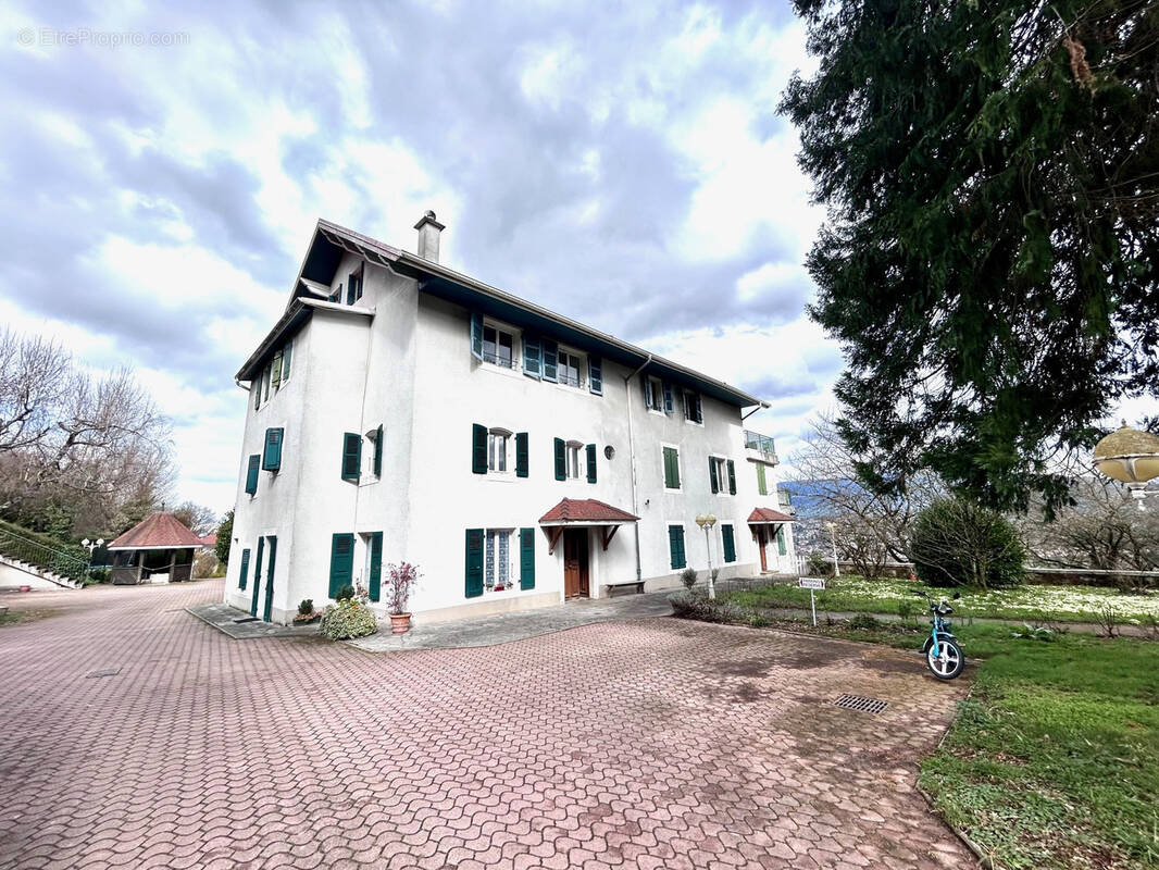 Appartement à MONNETIER-MORNEX