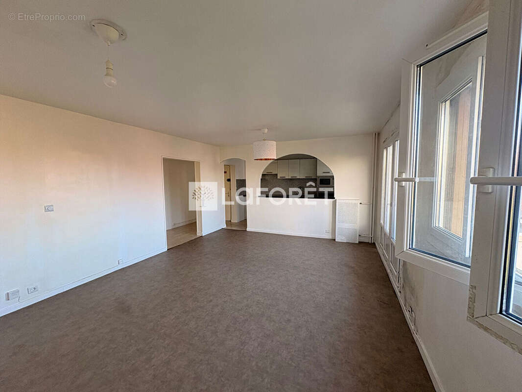 Appartement à LES MUREAUX