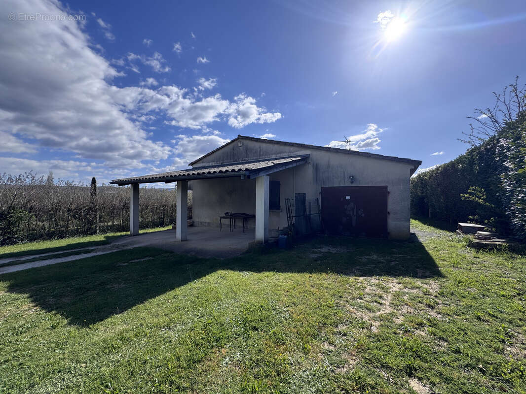 Maison à MONTBOUCHER-SUR-JABRON