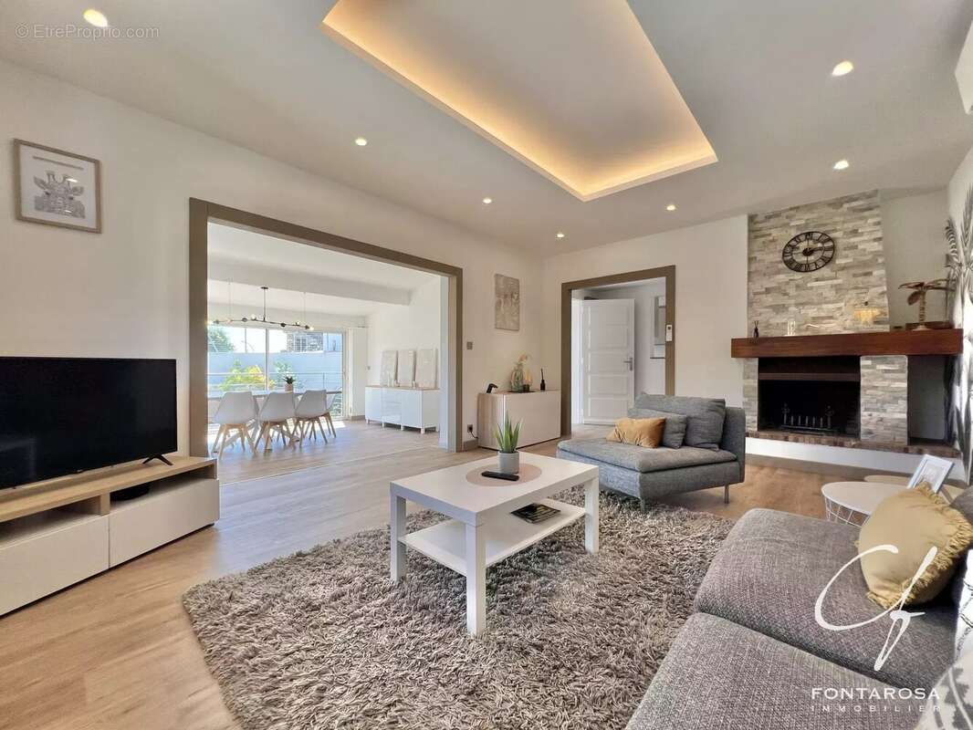 Maison à LES ISSAMBRES