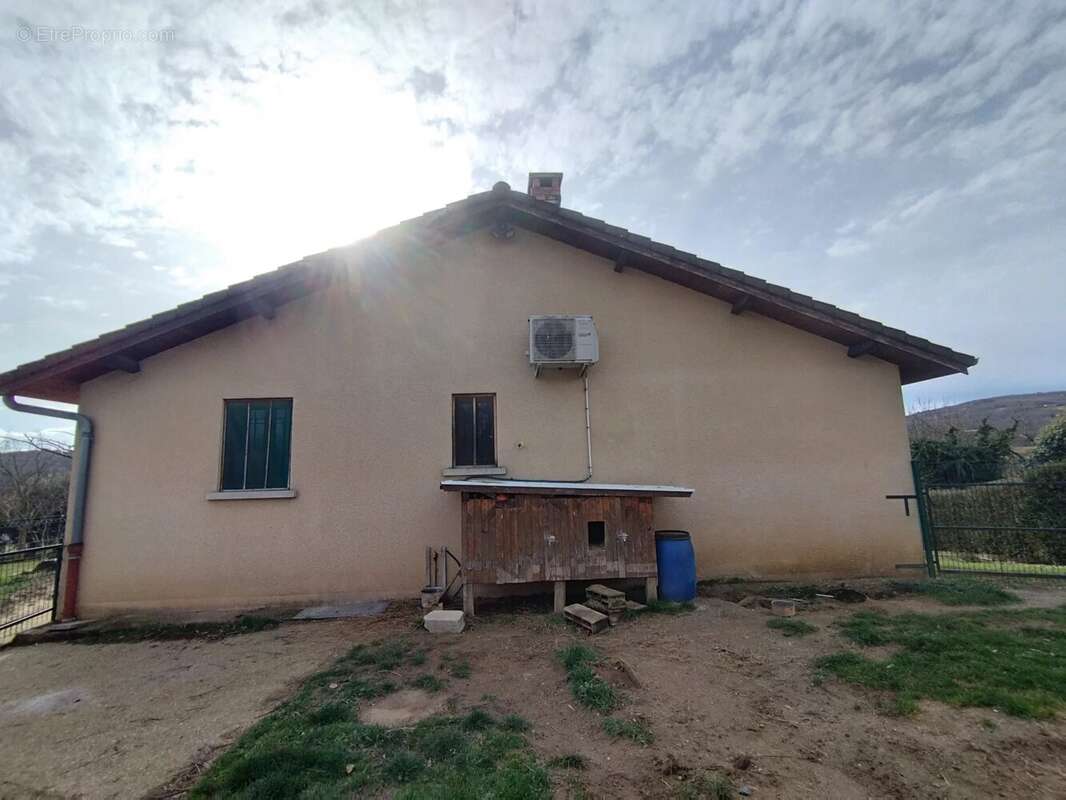 Maison à SAINT-ANTOINE-L'ABBAYE