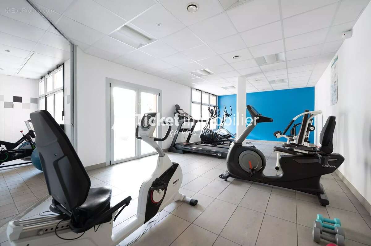 Appartement t3 61m2 cornebarrieu avec balcon, deux places de parking, concierge etc... - photo 15