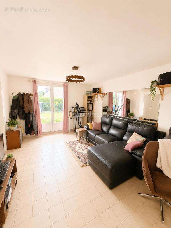 Maison familiale 98 m² avec garage, chalet et jardin de 777 m² — Chaumont-en-Vexin - photo 3