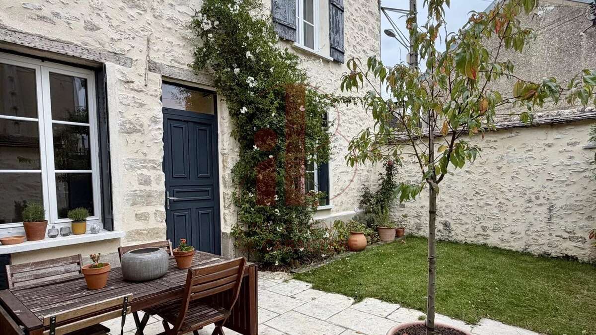 Maison à FONTAINEBLEAU