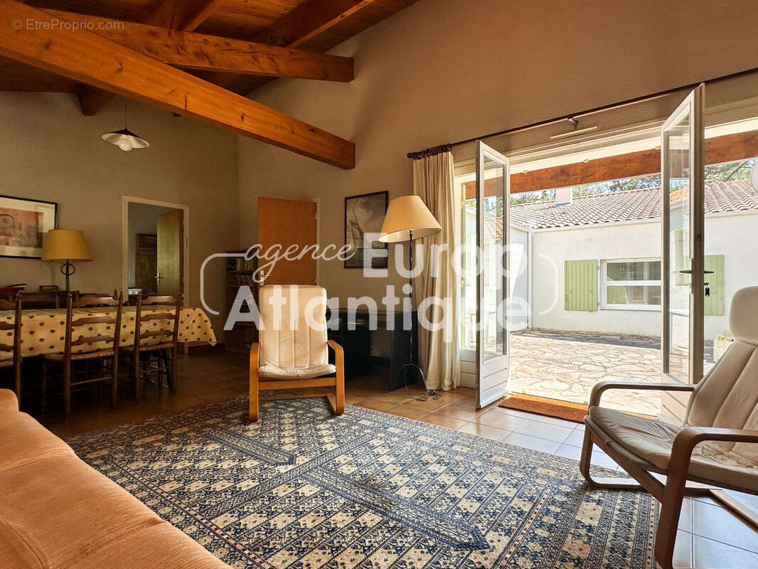 Villa avec piscine 200m2 habitables - Parc de la résidence - La Palmyre - photo 33