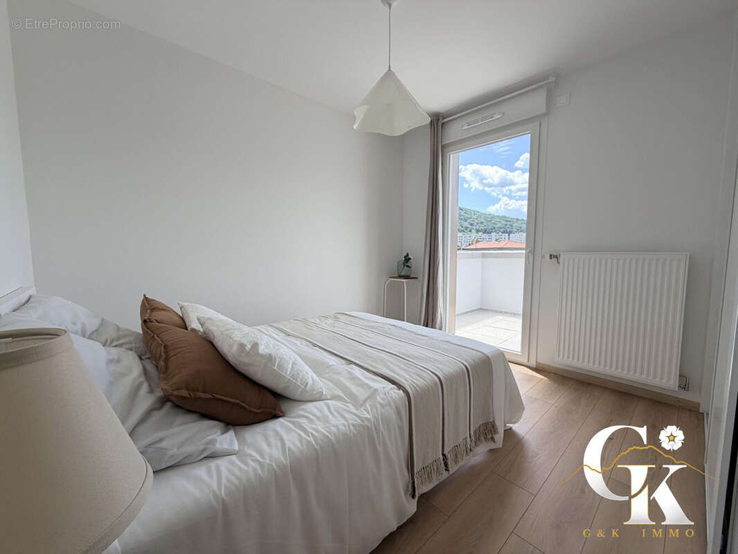 Appartement à SAINT-MARTIN-D'HERES