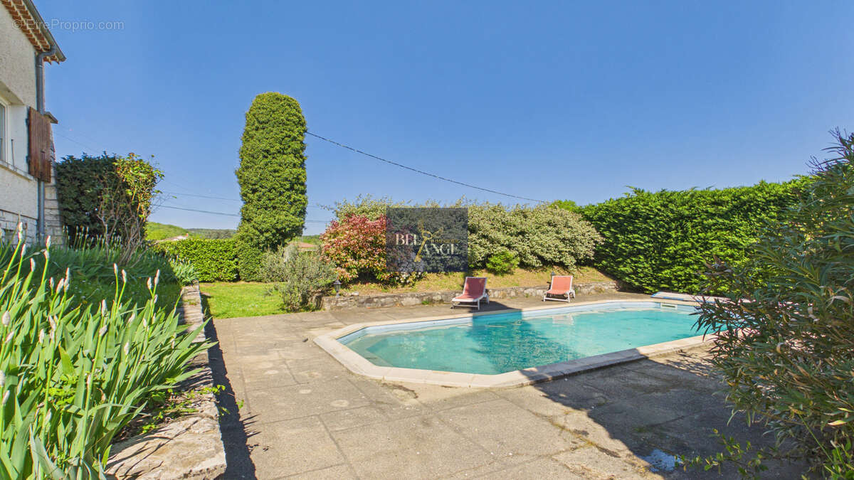 Maison à BERRIAS-ET-CASTELJAU