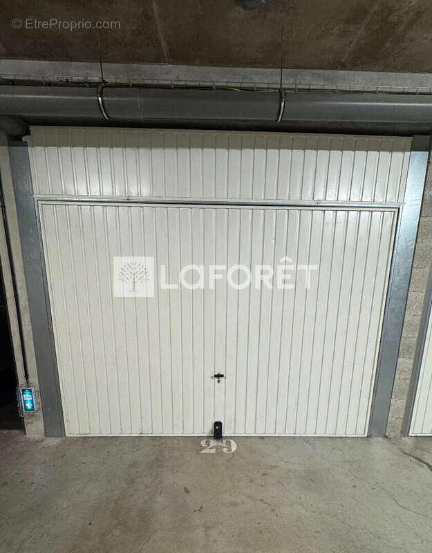 Parking à CASTELNAU-LE-LEZ