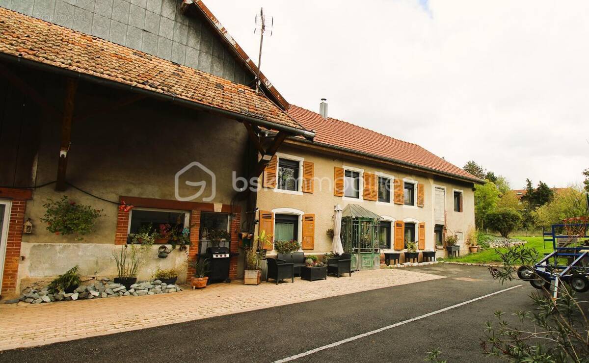 Maison à MENONCOURT