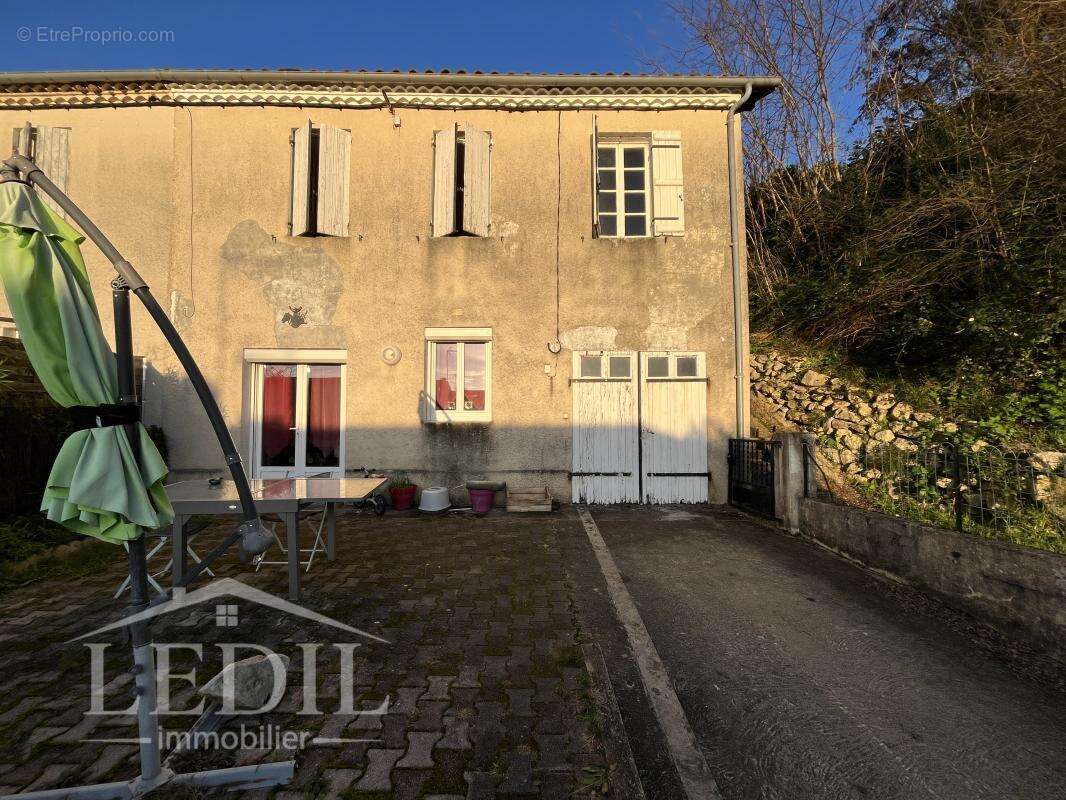 Maison à CASTELNAU-D&#039;AUZAN