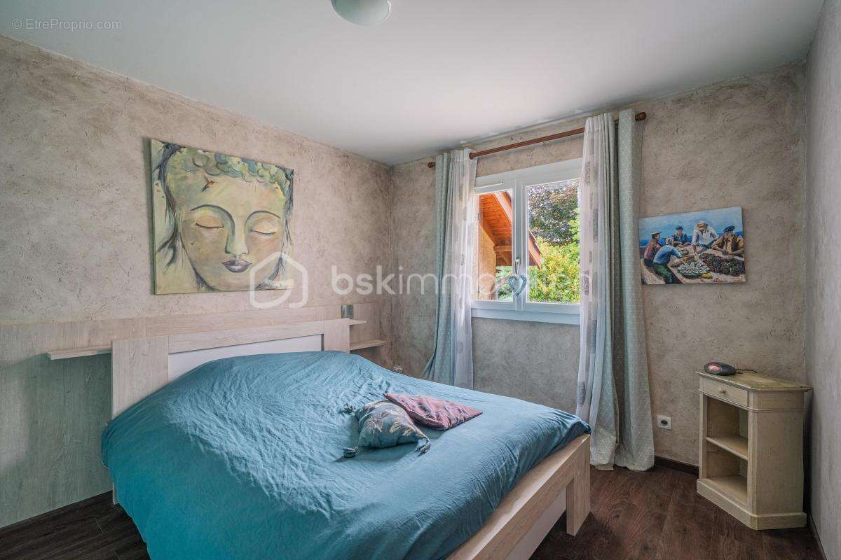  Maison familiale avec grand terrain, piscine et autonomie énergétique – Notre-Dame-de-Mésage Le Haut - photo 9