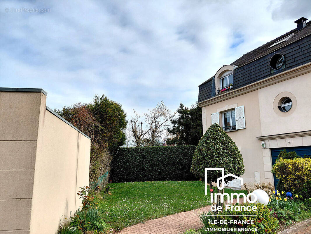 Appartement à BOIS-D'ARCY