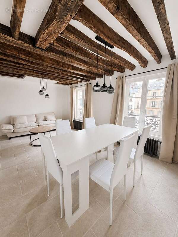 Appartement à PARIS-8E