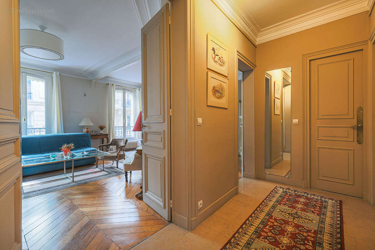 Appartement à PARIS-17E