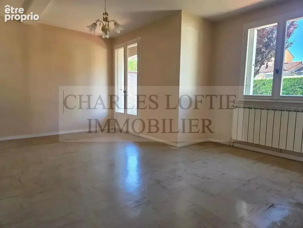 Maison familiale avec jardin et garage - photo 4