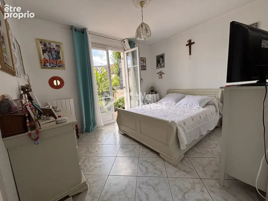Maison 115 m² à Crecy-La-Chapelle  - photo 7
