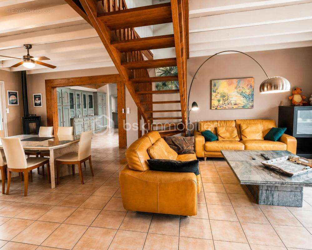 Propriété 255 m² avec gîte indépendant et piscine – Excellent rapport qualité/prix - photo 5
