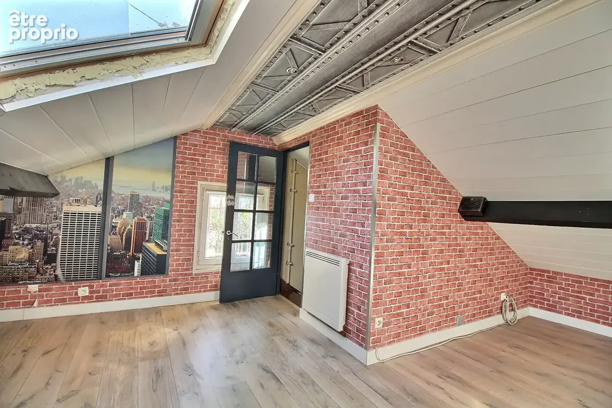 Grande maison familiale avec jardins, garage et fort potentiel - photo 12