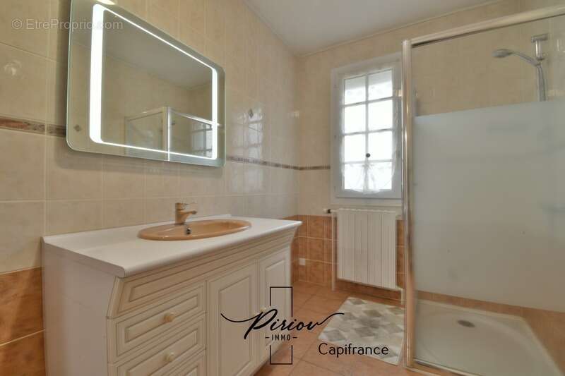 Maison à ARGENTON-CHATEAU