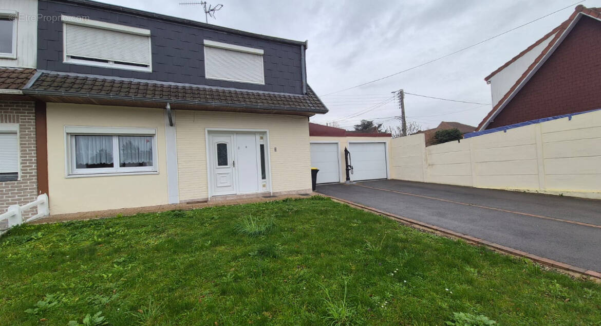 Maison à MONTIGNY-EN-GOHELLE