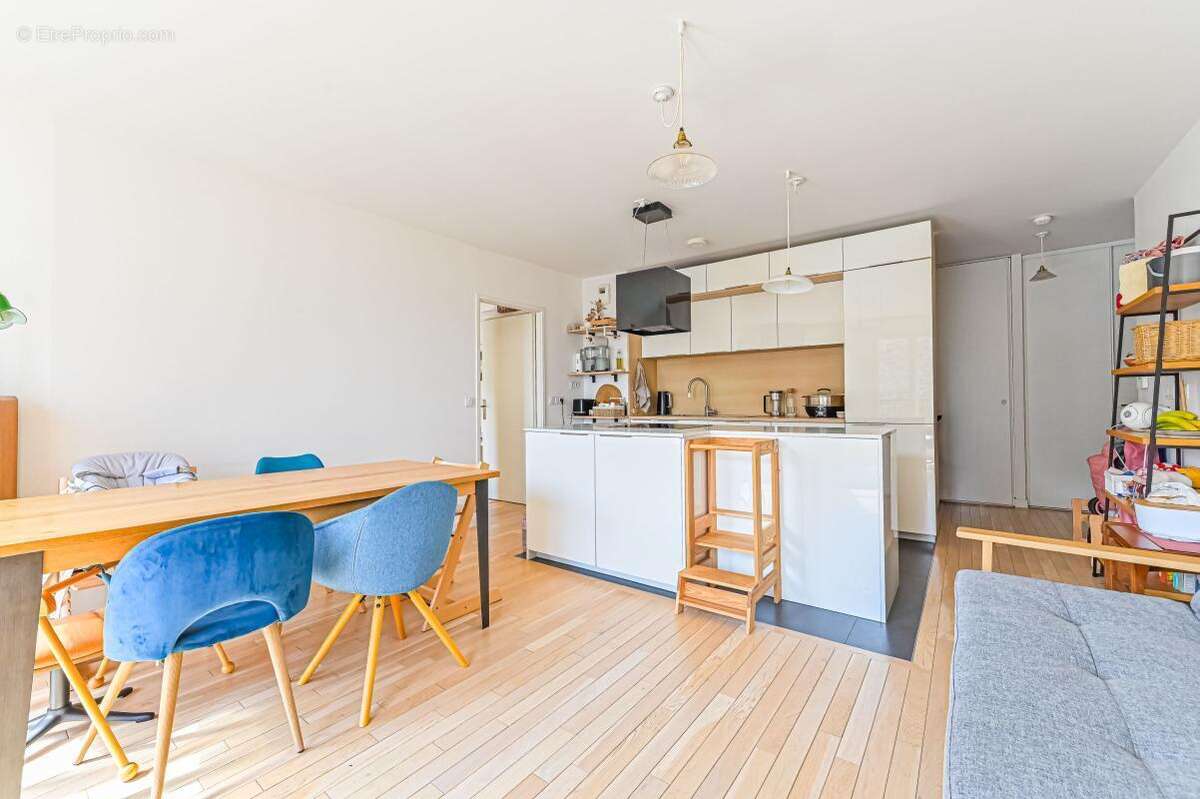 Appartement à PARIS-19E